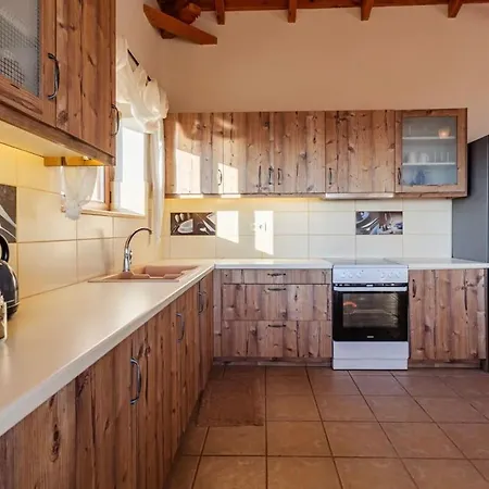 Mani Panoramic Views - Private Sunny Retreat Villa Levktron