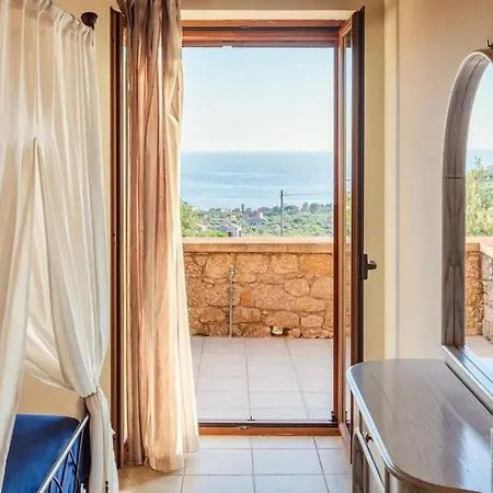 Villa Mani Panoramic Views - Private Sunny Retreat Lévktron