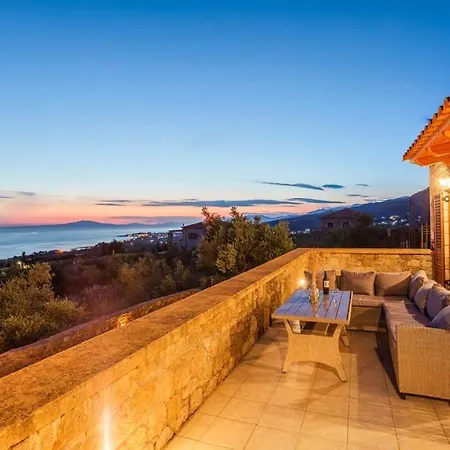 Mani Panoramic Views - Private Sunny Retreat Levktron