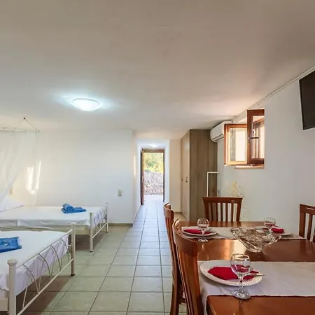 Mani Panoramic Views - Private Sunny Retreat Villa Levktron