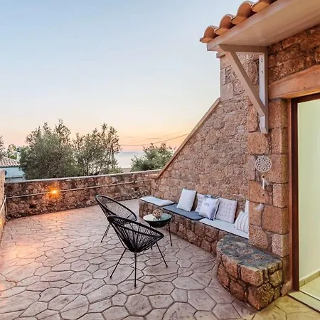 Villa Mani Panoramic Views - Private Sunny Retreat *