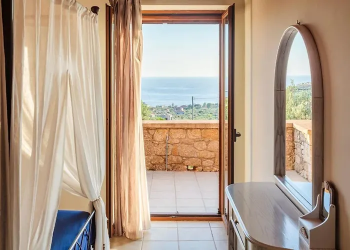 Villa Mani Panoramic Views - Private Sunny Retreat Lévktron