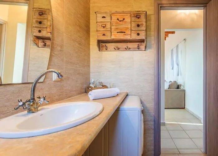 Mani Panoramic Views - Private Sunny Retreat Lévktron