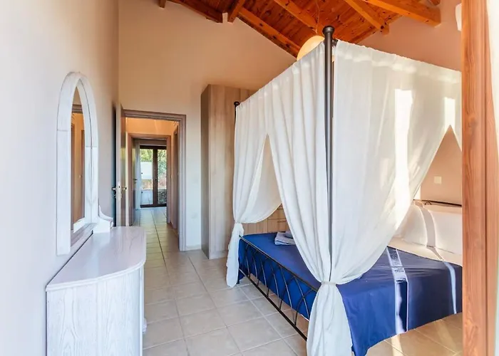 Mani Panoramic Views - Private Sunny Retreat * Lévktron