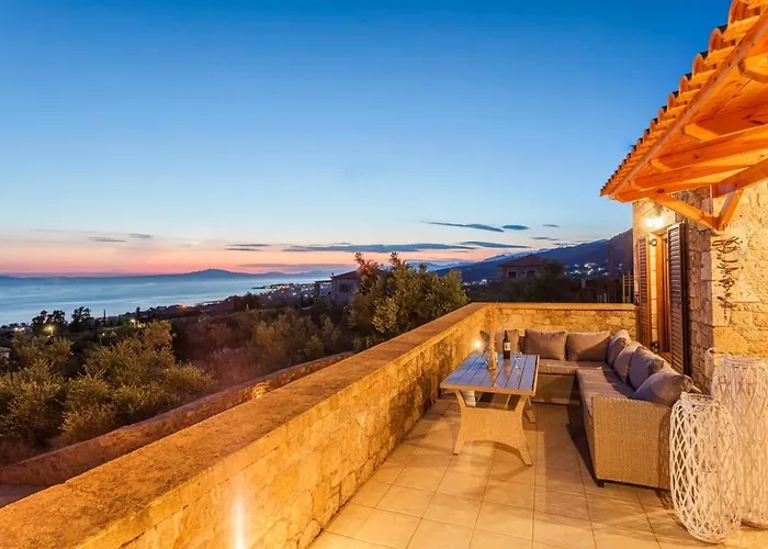 Mani Panoramic Views - Private Sunny Retreat Levktron