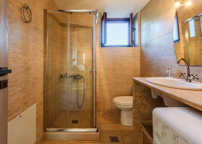 Mani Panoramic Views - Private Sunny Retreat *