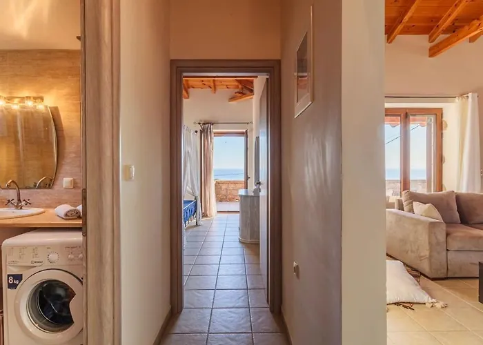 Mani Panoramic Views - Private Sunny Retreat Levktron